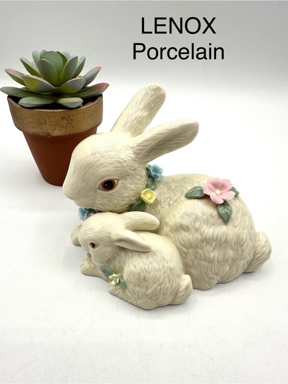 Lenox fine ivory, China, mama and baby bunny figurine.